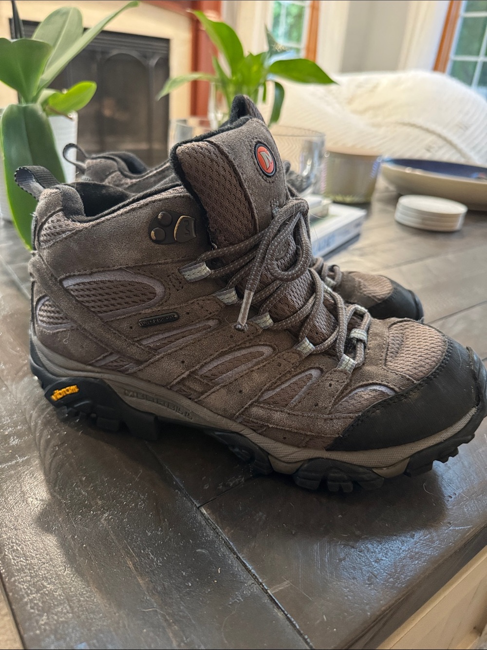 Women’s Hiking Boots with Vibram Sole